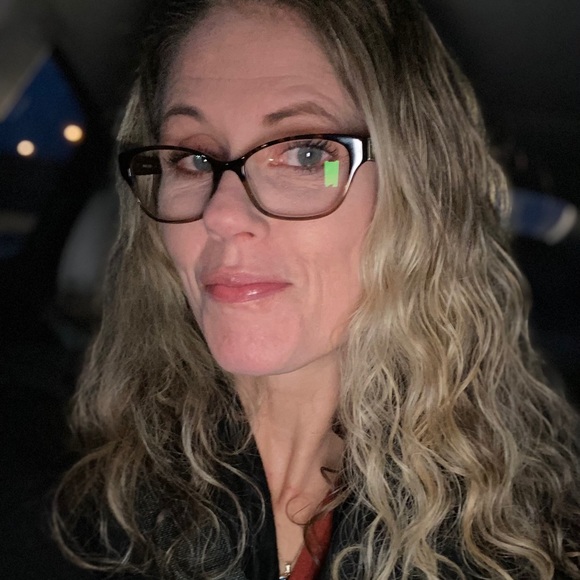 Meet your Posher, Brenda - Picture 2 of 2